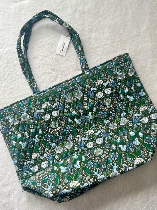 Vera Bradley NWT Large Tote Bag in Enchanted Woodland - Picture 5 of 5